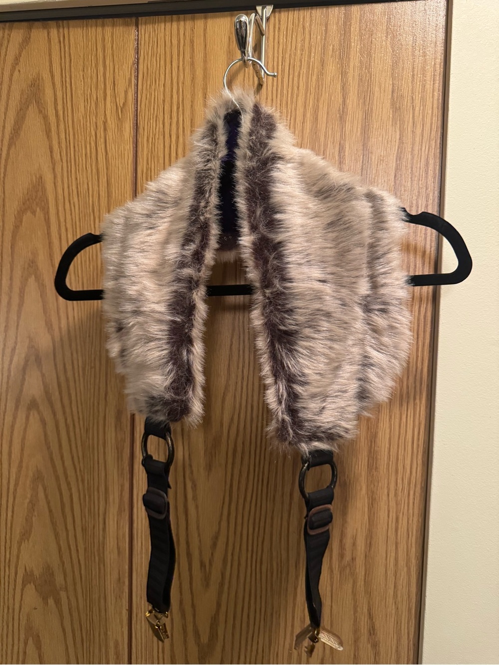 Faux Fur Scarf with Clip Straps - Beige/Brown